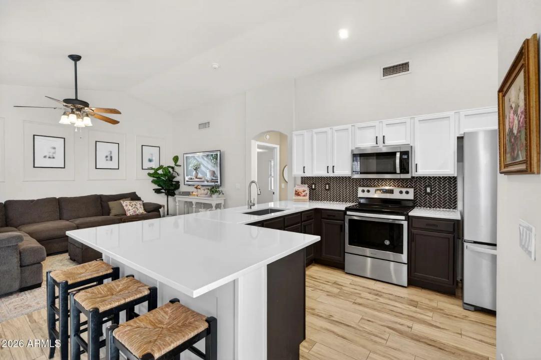 Real Estate Picture 5