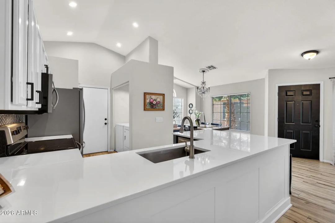 Real Estate Picture 7