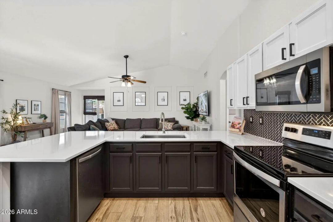 Real Estate Picture 8