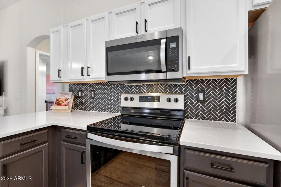 Real Estate Picture 9