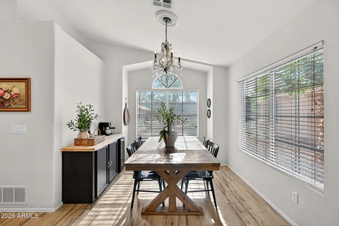 Real Estate Picture 18