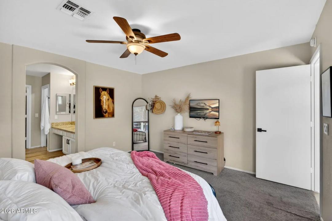 Real Estate Picture 22