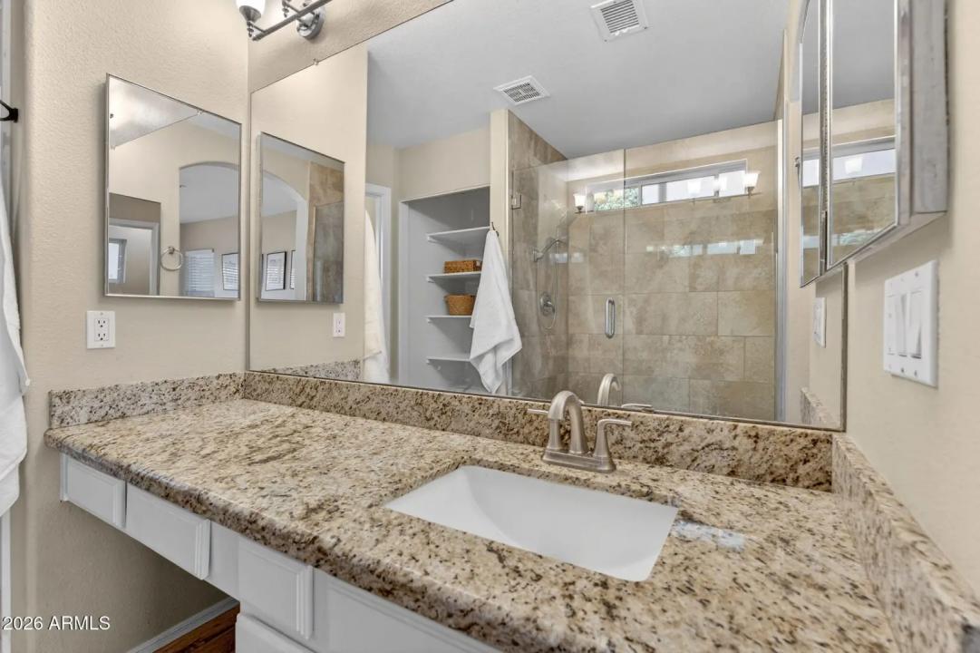 Real Estate Picture 24