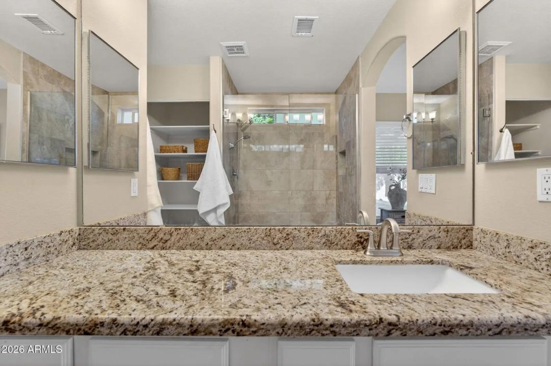 Real Estate Picture 25