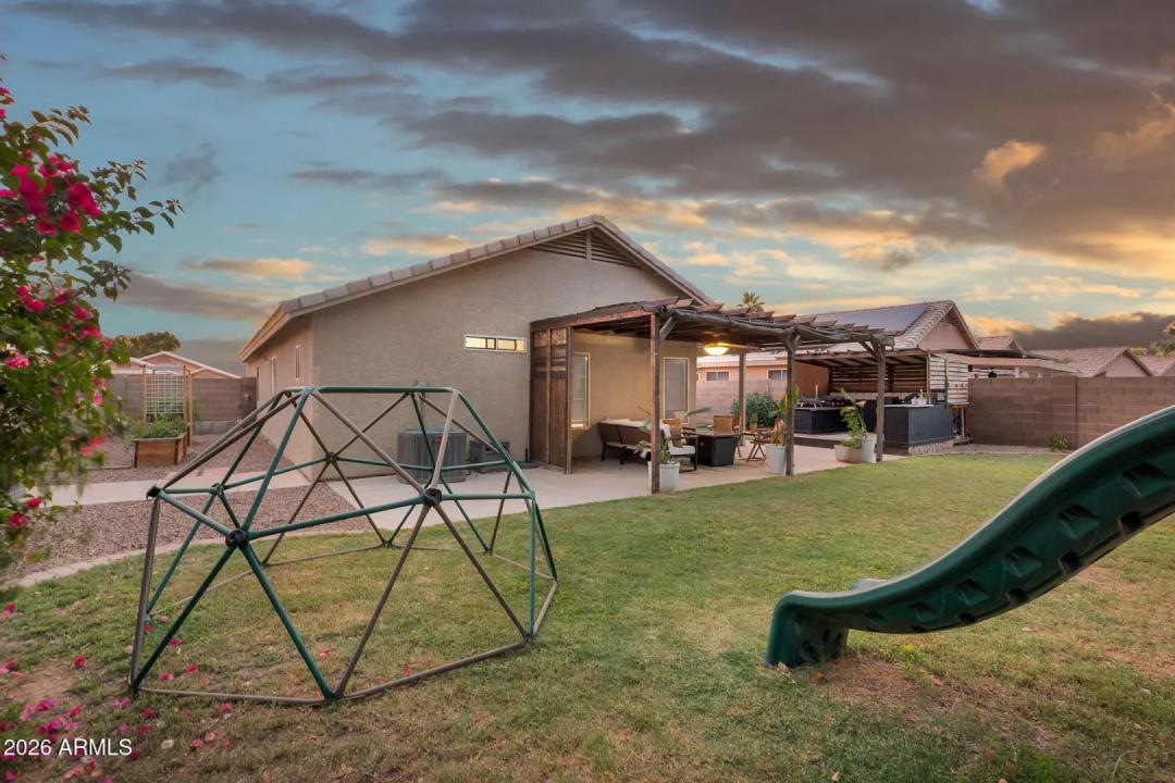 Real Estate Picture 37