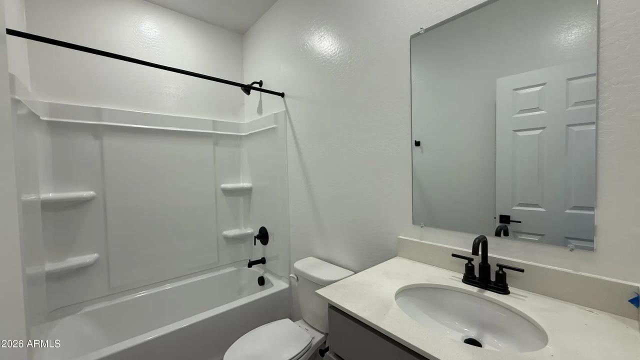 Real Estate Picture 9