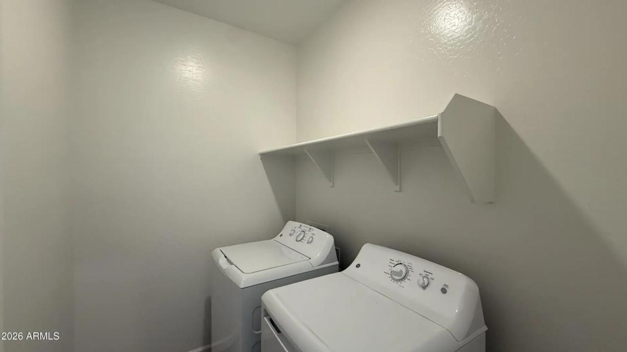 Real Estate Picture 12