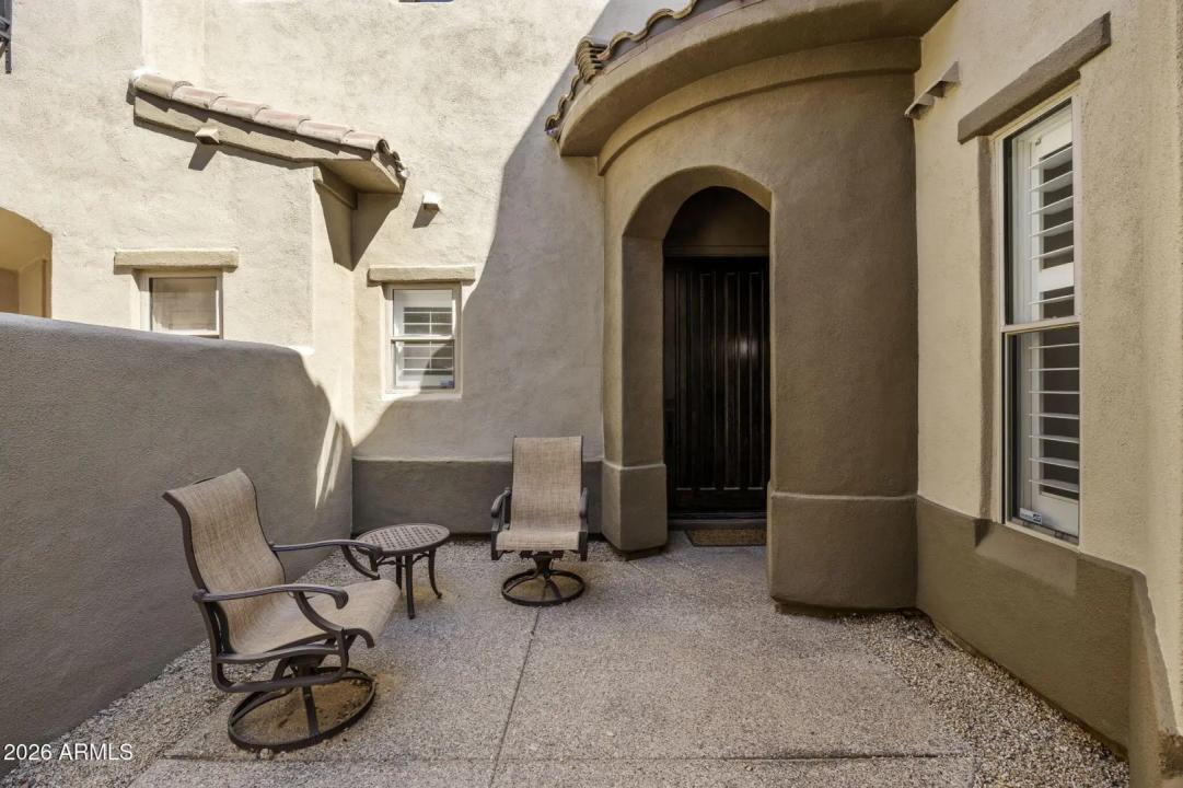 Real Estate Picture 3