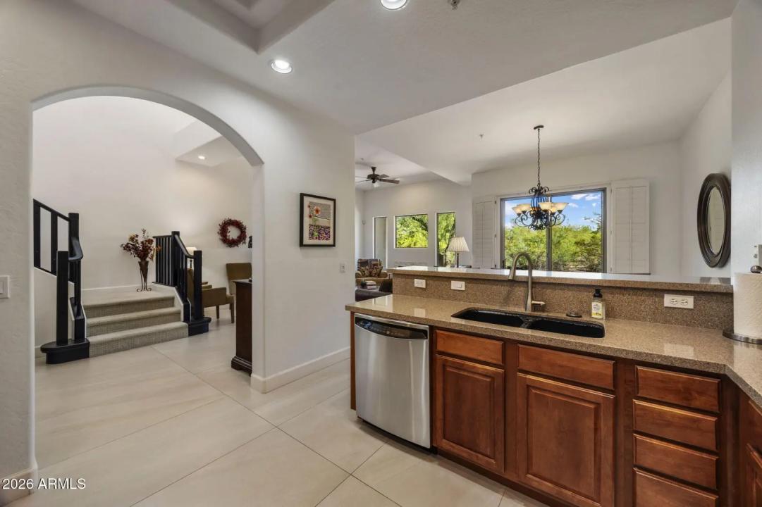 Real Estate Picture 8
