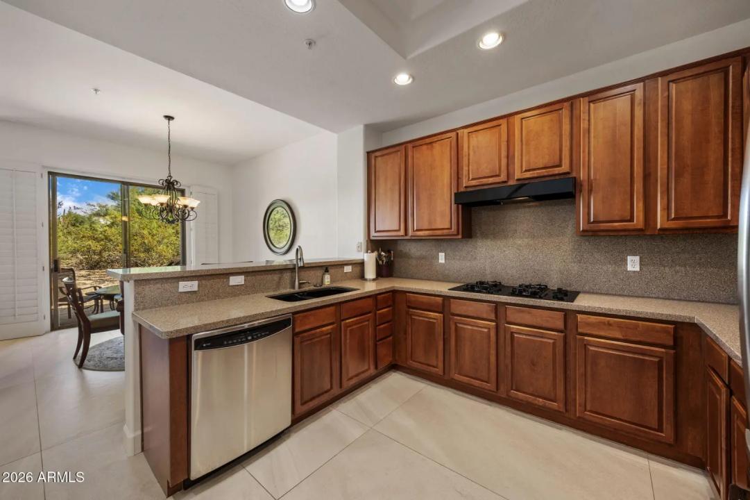 Real Estate Picture 9