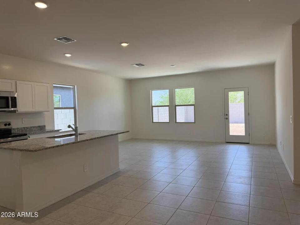 Real Estate Picture 6