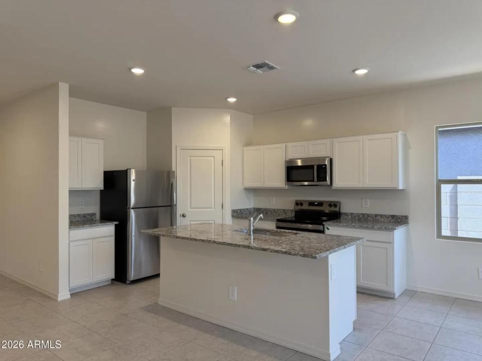 Real Estate Picture 7