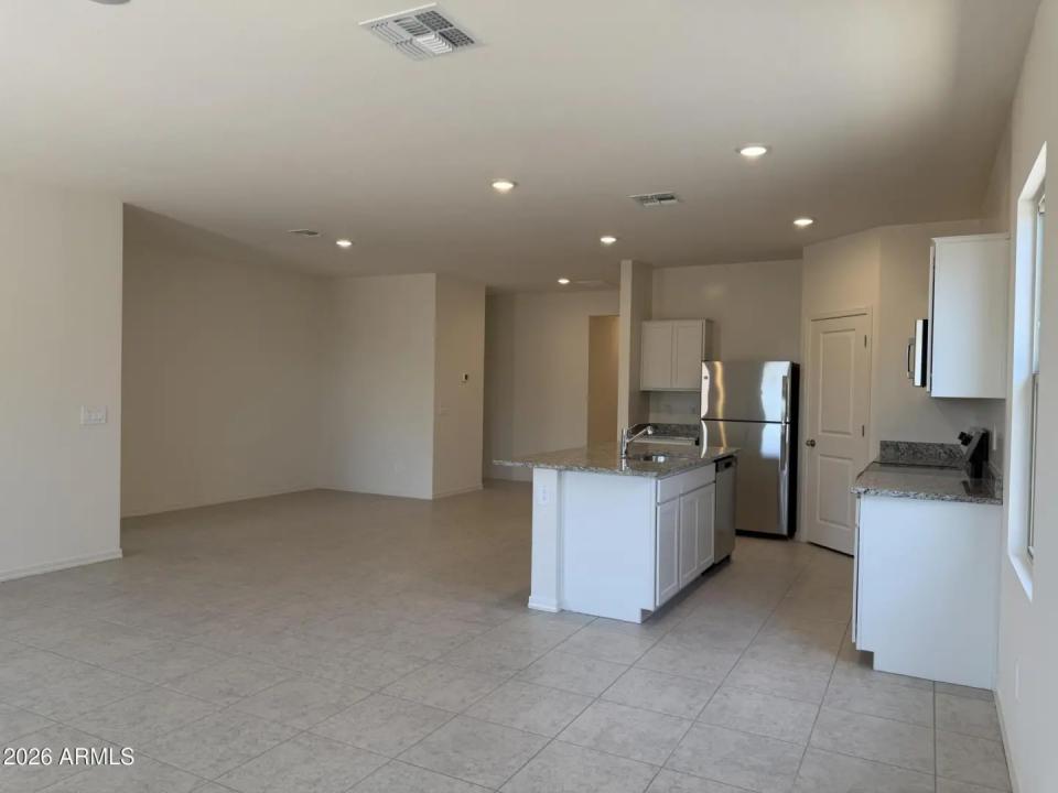 Real Estate Picture 8