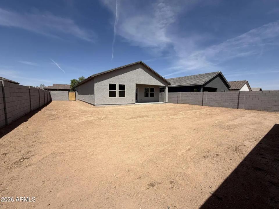 Real Estate Picture 14