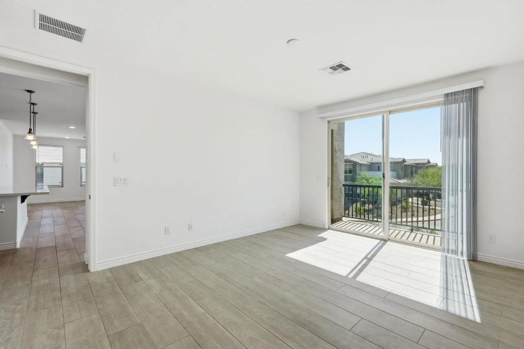 Real Estate Picture 4