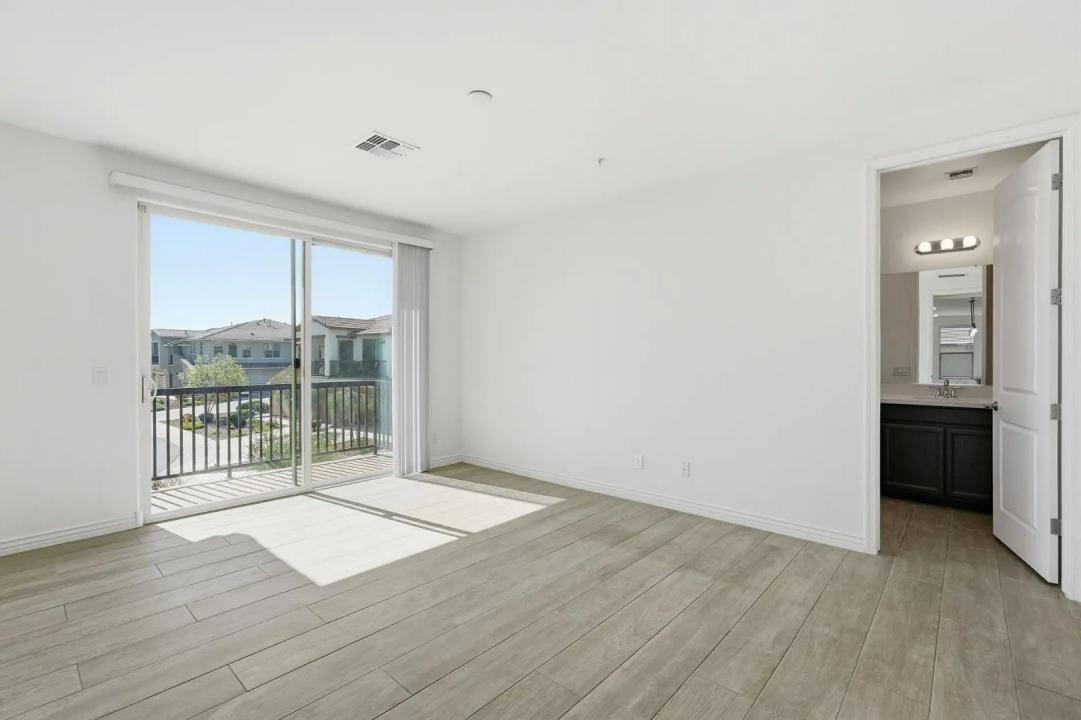 Real Estate Picture 5