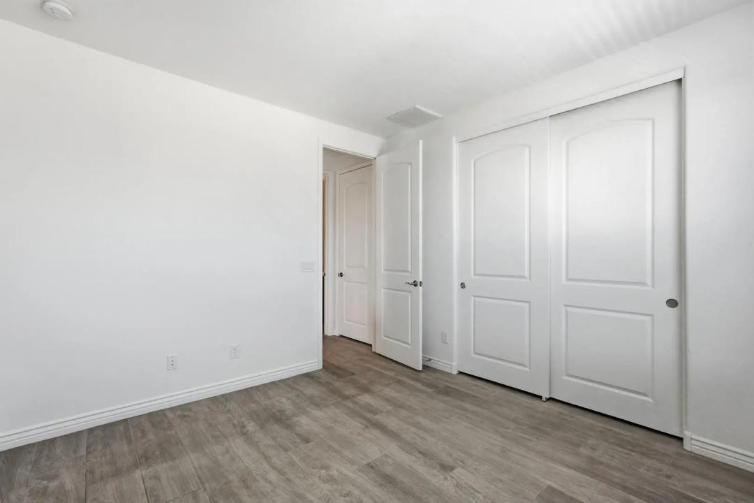 Real Estate Picture 9