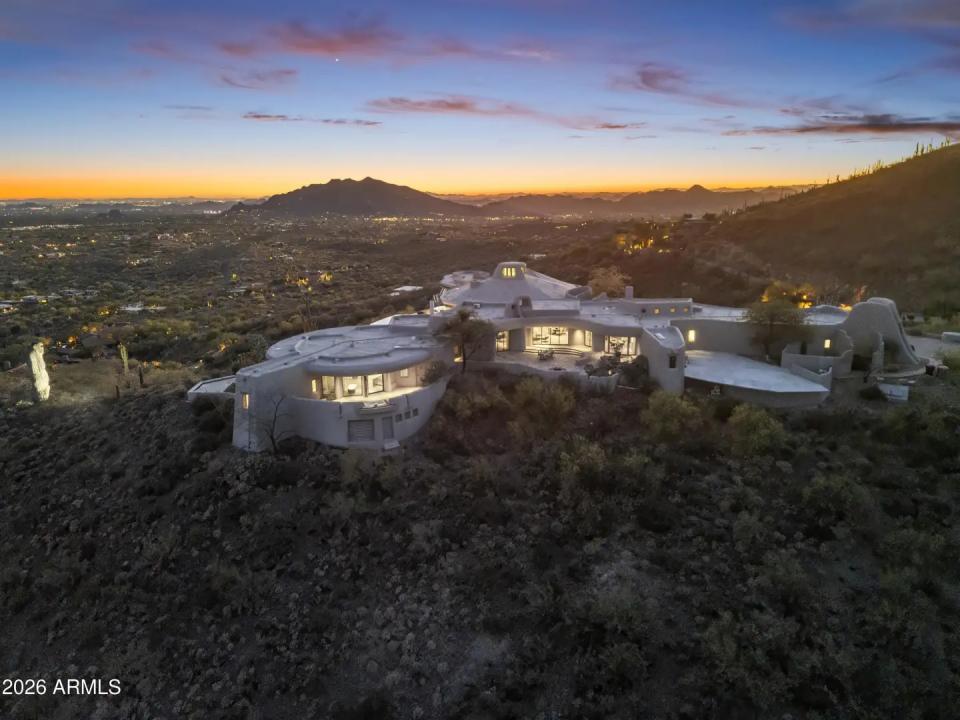 Real Estate Picture 3