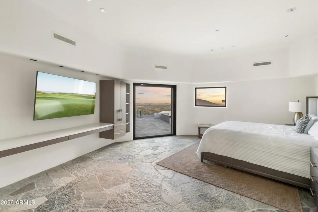 Real Estate Picture 50