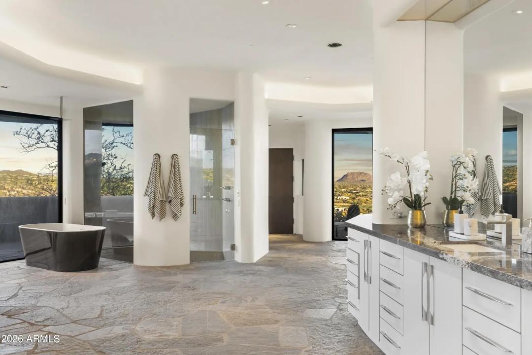 Real Estate Picture 43