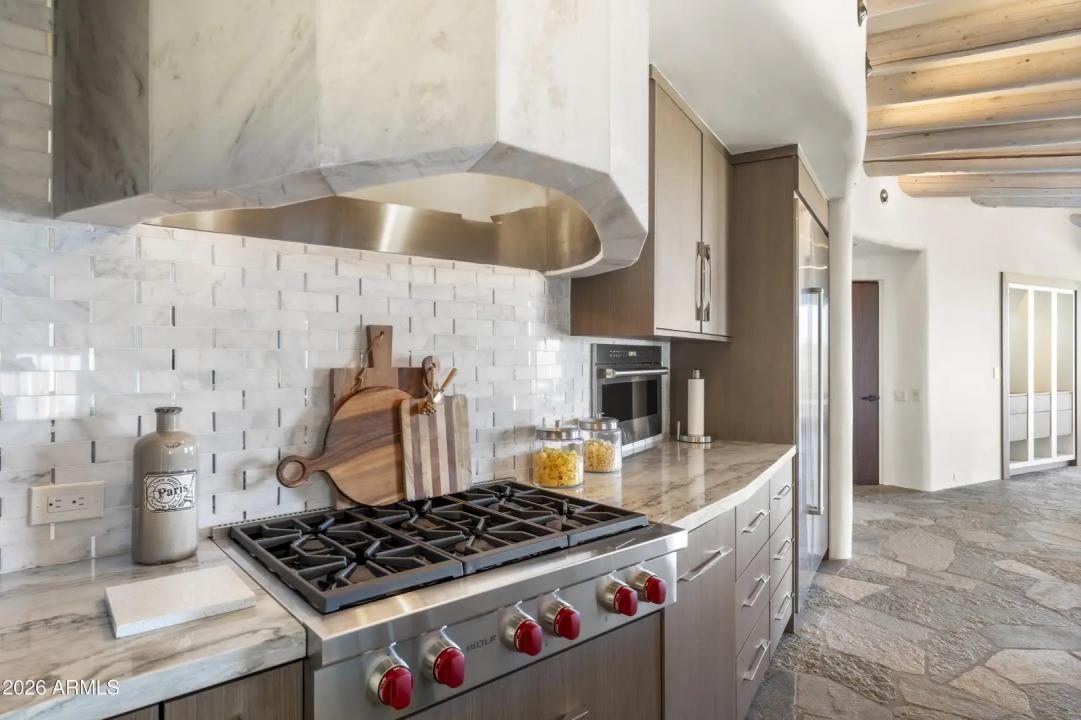 Real Estate Picture 27