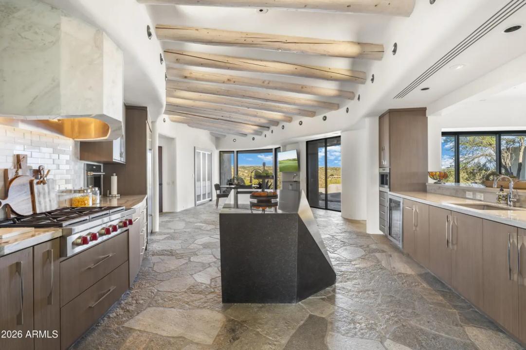 Real Estate Picture 25