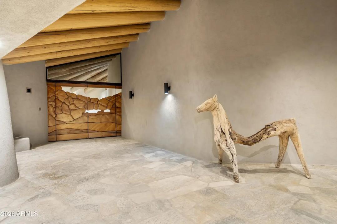 Real Estate Picture 7