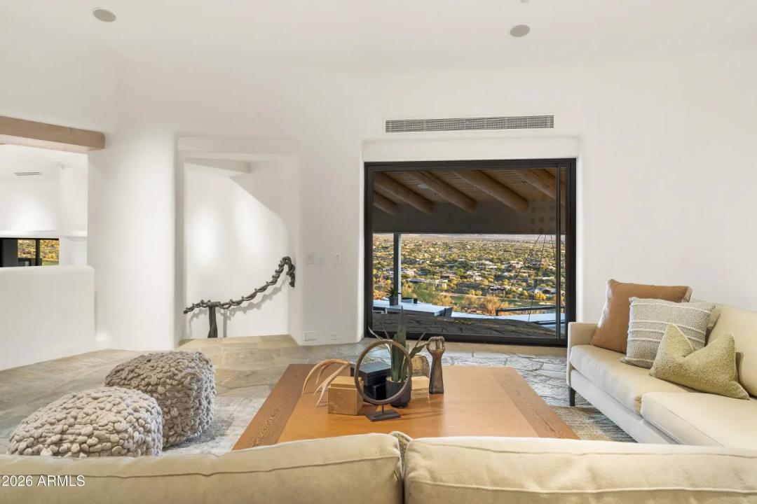 Real Estate Picture 15