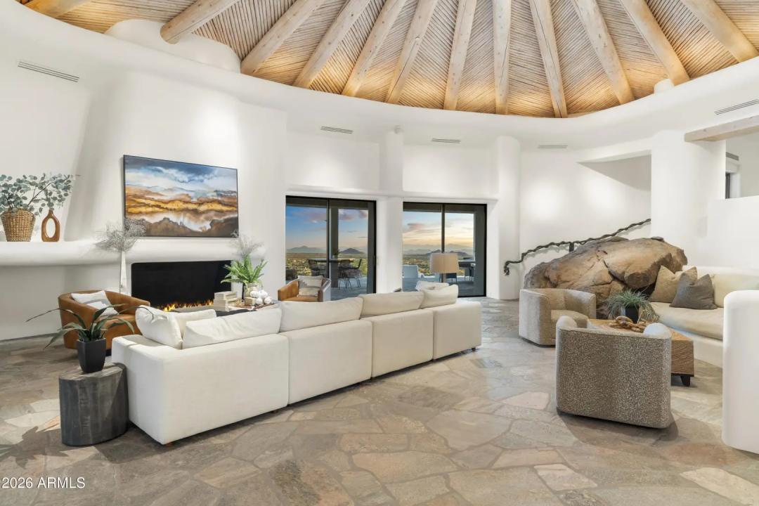 Real Estate Picture 10