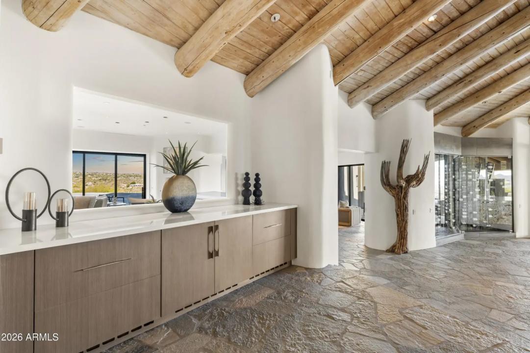 Real Estate Picture 8