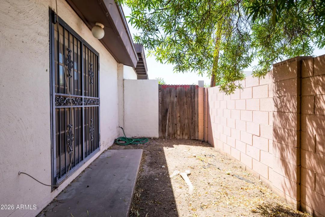 Real Estate Picture 17