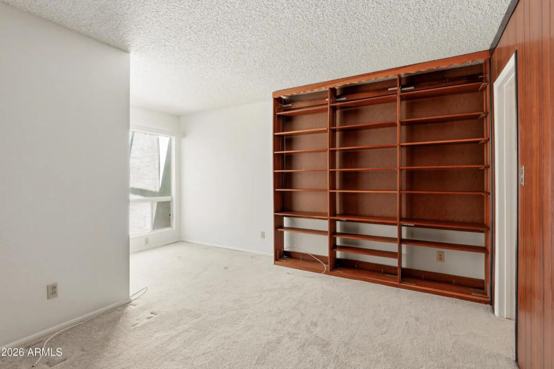 Real Estate Picture 25