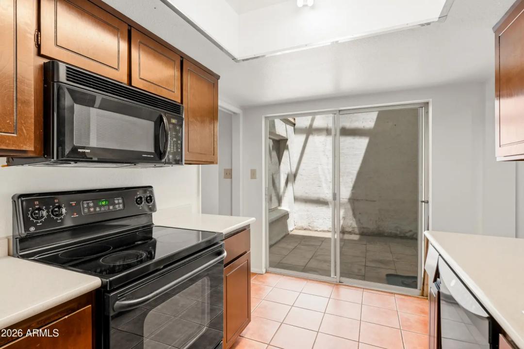 Real Estate Picture 3