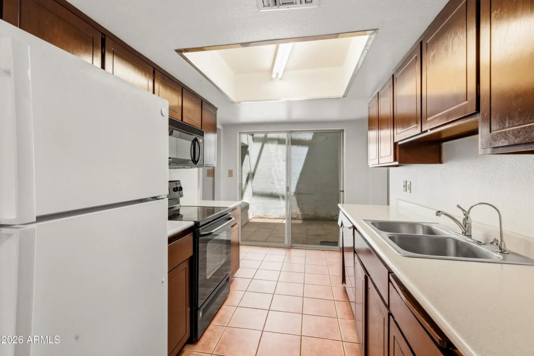 Real Estate Picture 7