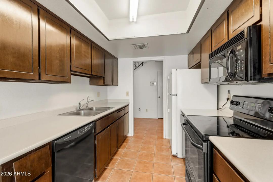 Real Estate Picture 8