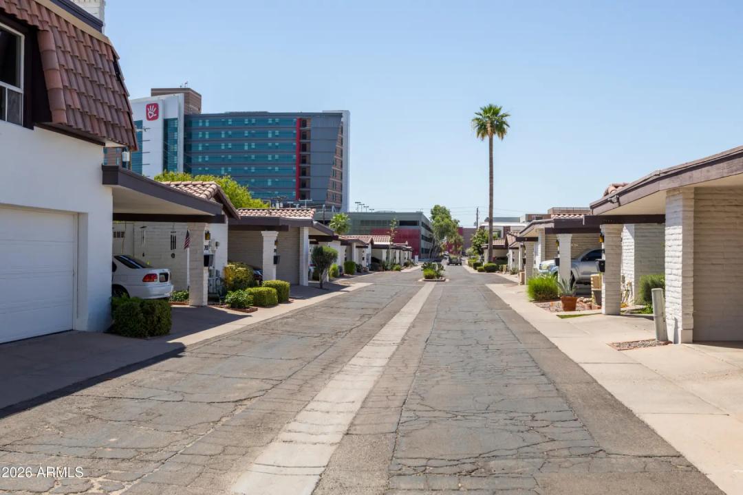 Real Estate Picture 30