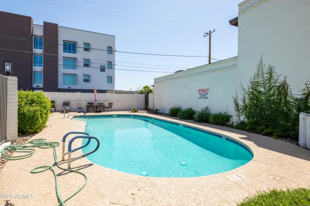 Real Estate Picture 4