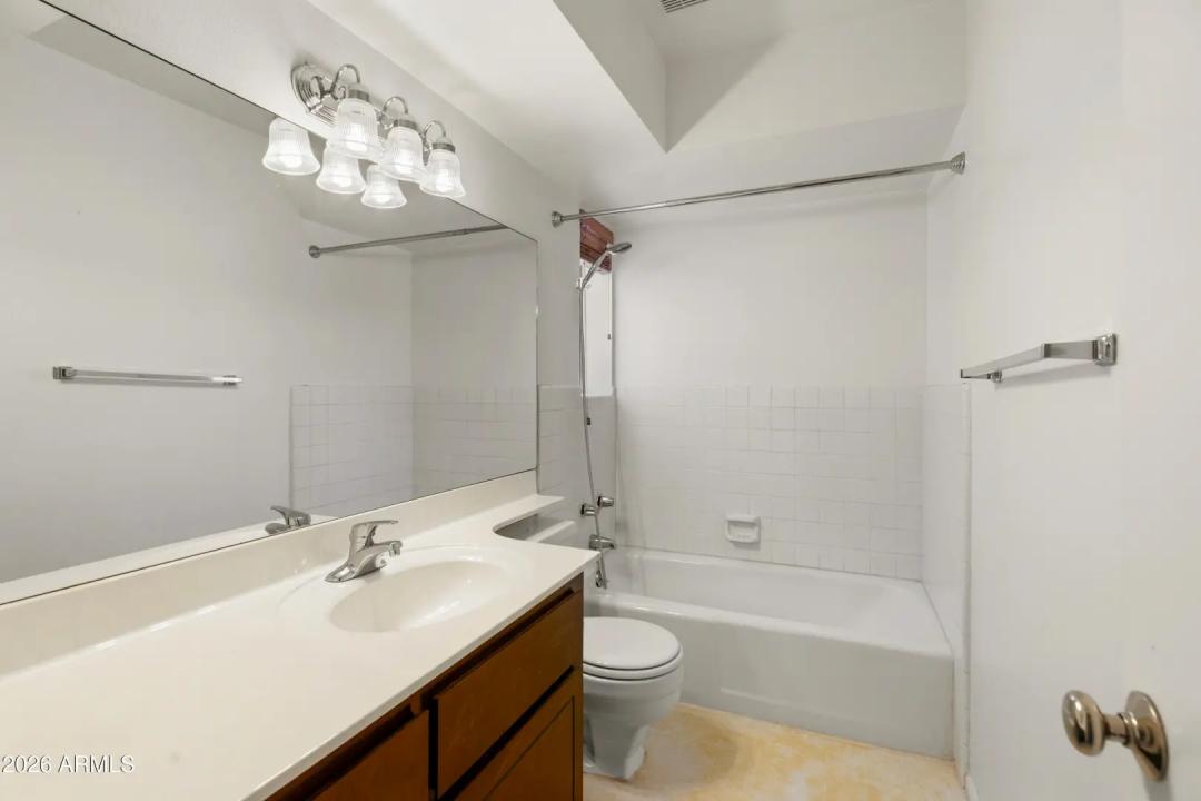 Real Estate Picture 23