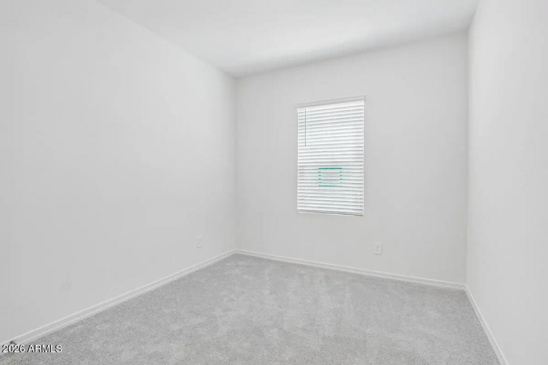 Real Estate Picture 8