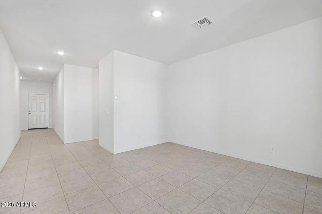 Real Estate Picture 11