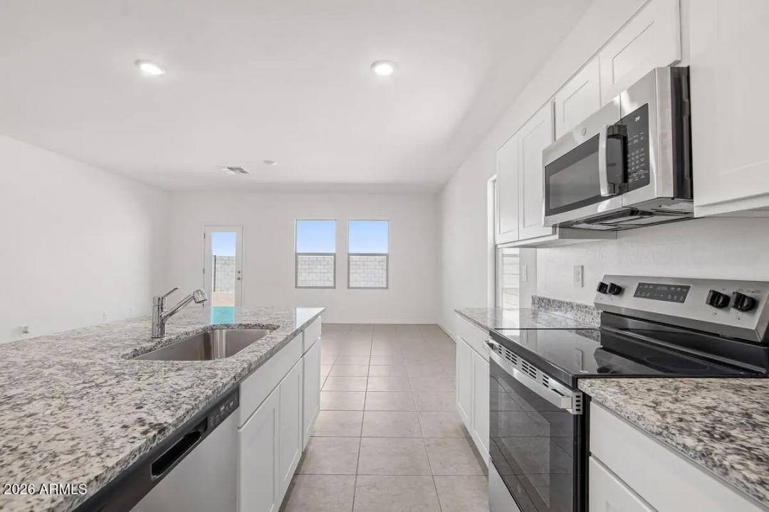 Real Estate Picture 13