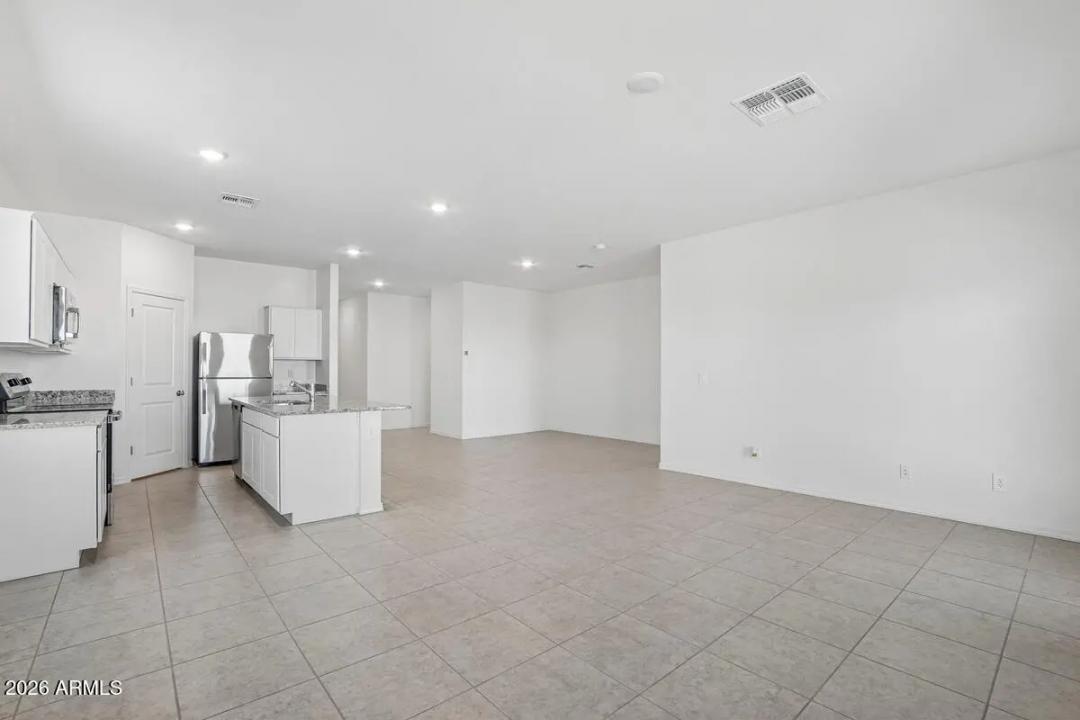 Real Estate Picture 15