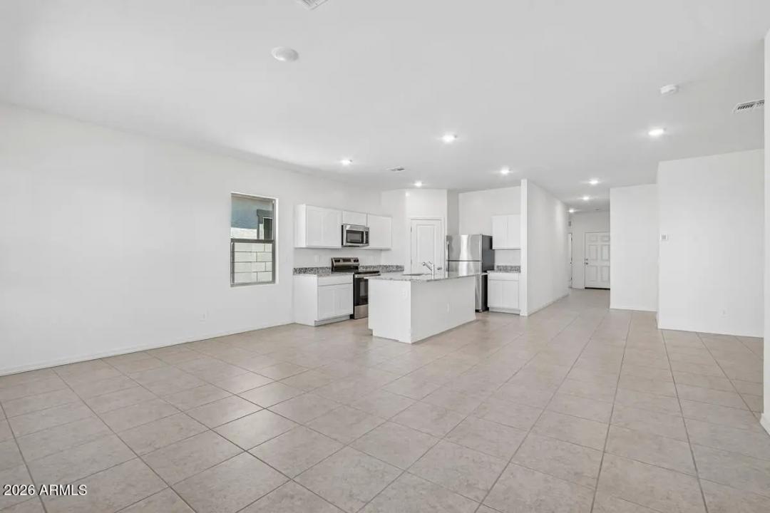 Real Estate Picture 18