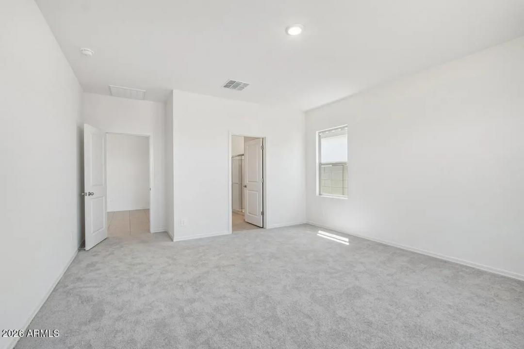 Real Estate Picture 19