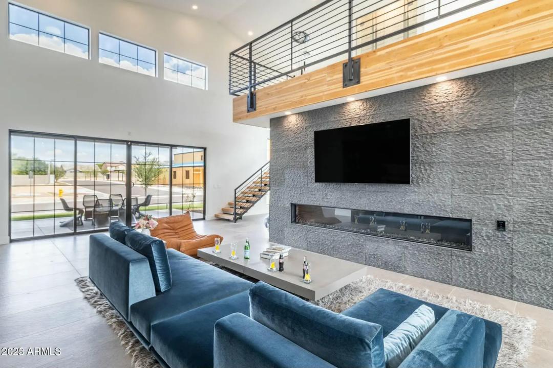 Real Estate Picture 6