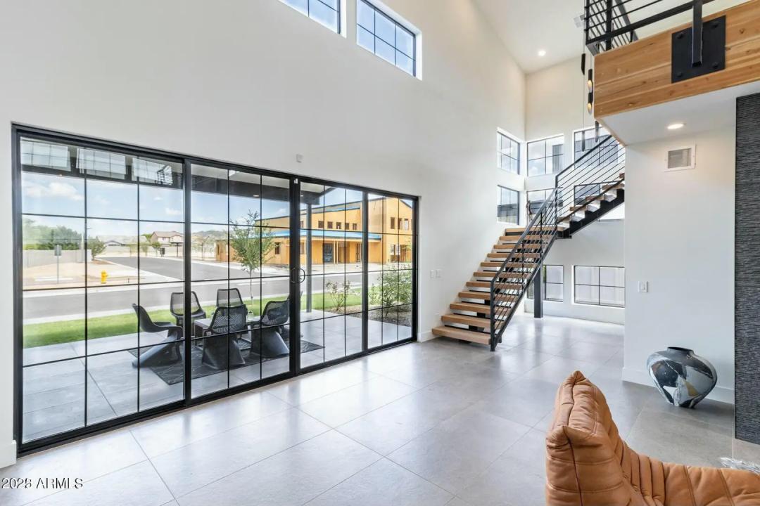 Real Estate Picture 9