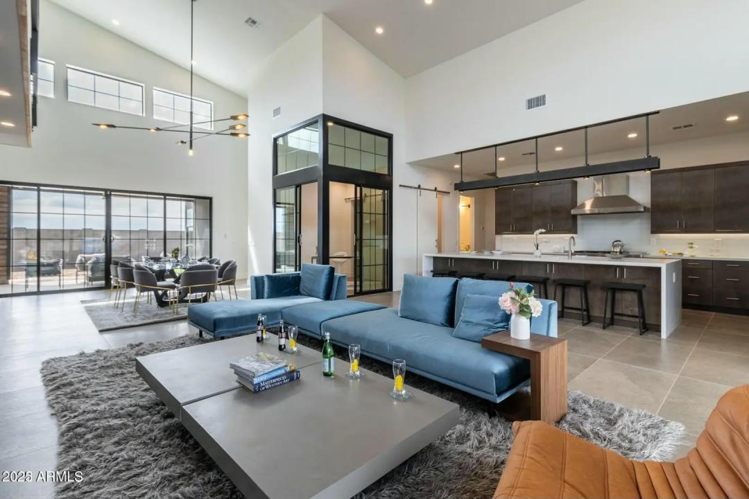Real Estate Picture 4