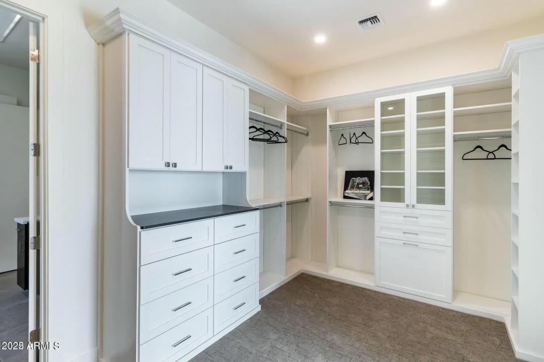 Real Estate Picture 16