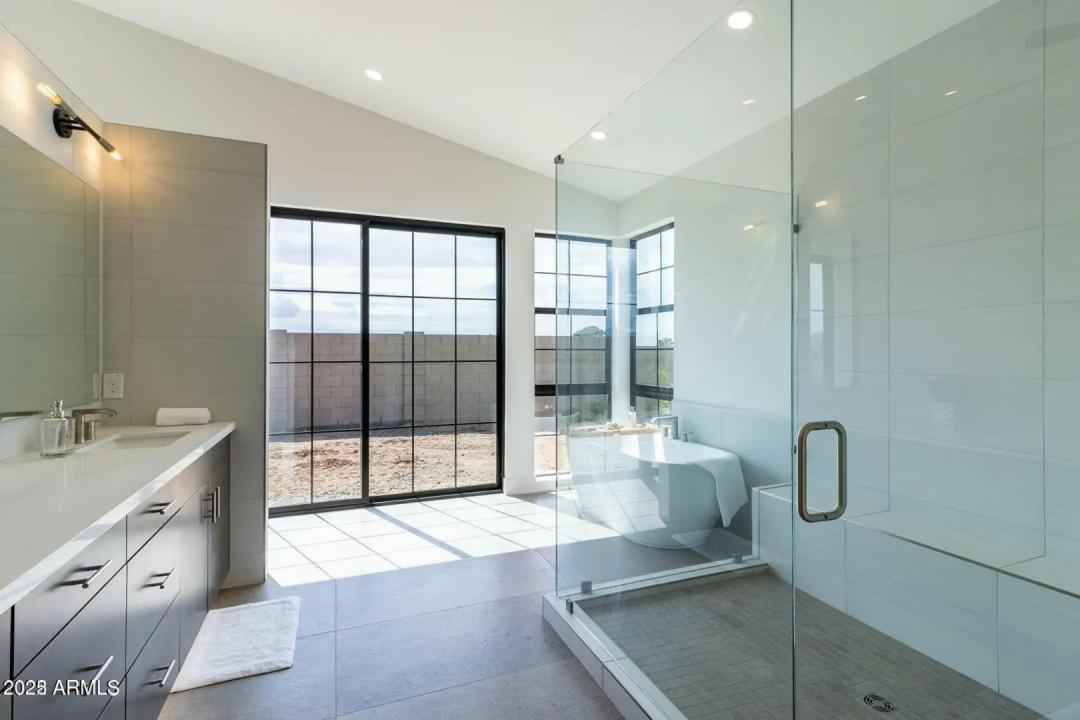 Real Estate Picture 13