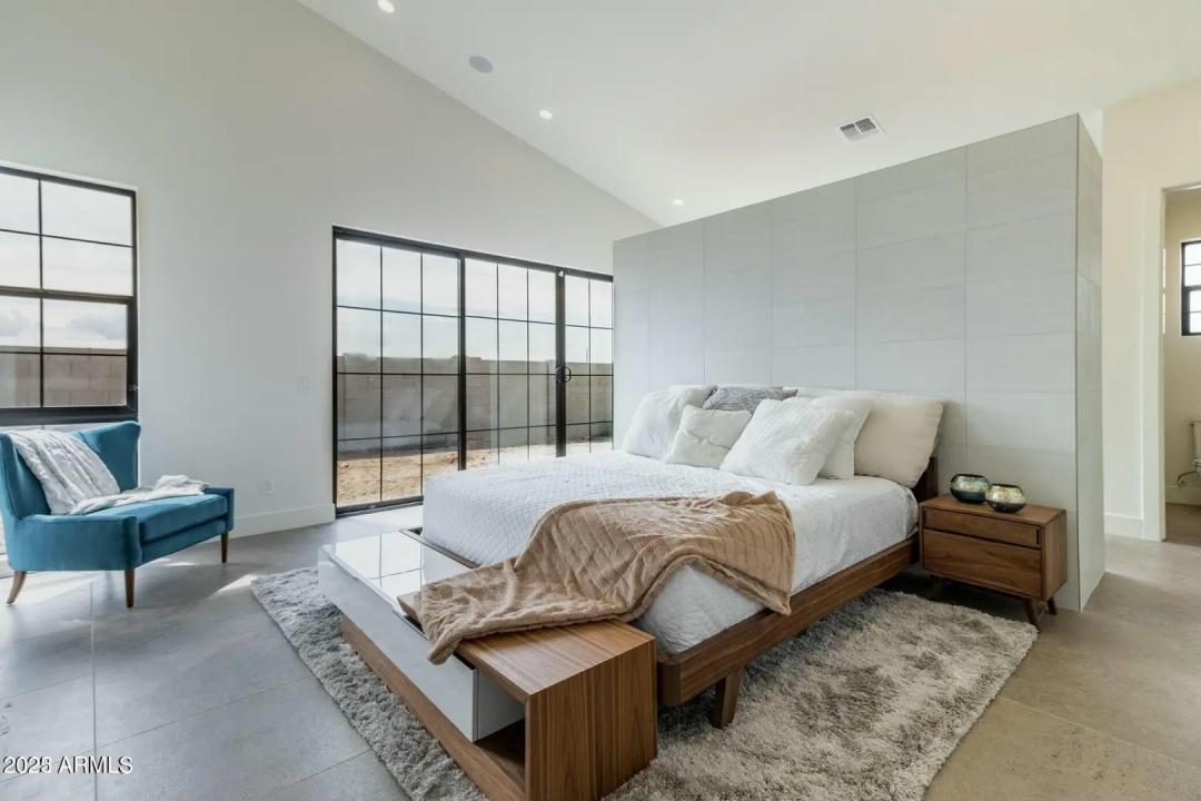 Real Estate Picture 10